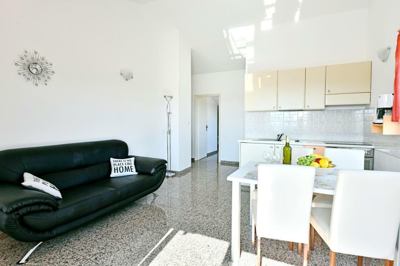 Appartement Apartman Del Mar à Poreč Extérieur photo