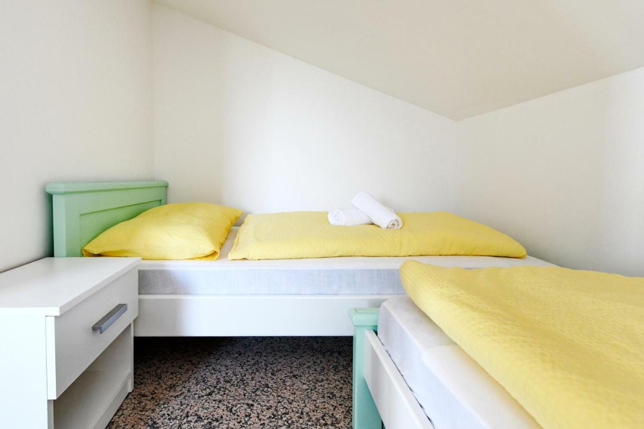 Appartement Apartman Del Mar à Poreč Extérieur photo